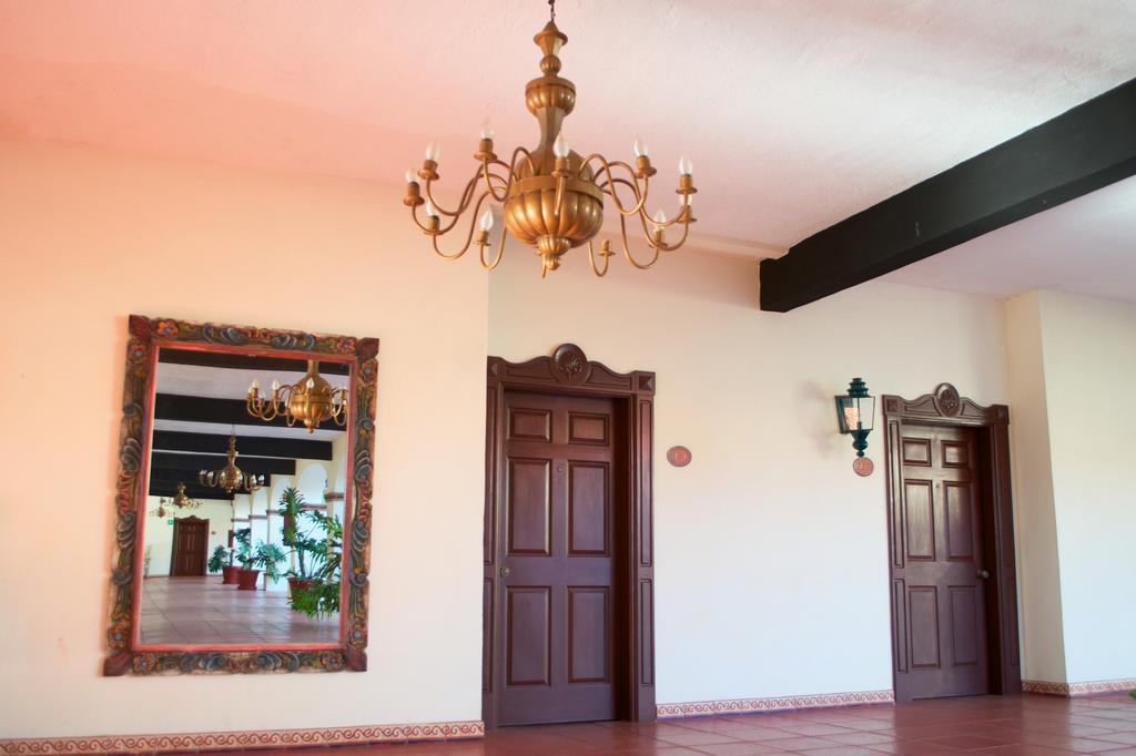 ホテル Hacienda Bajamar La Mision エクステリア 写真