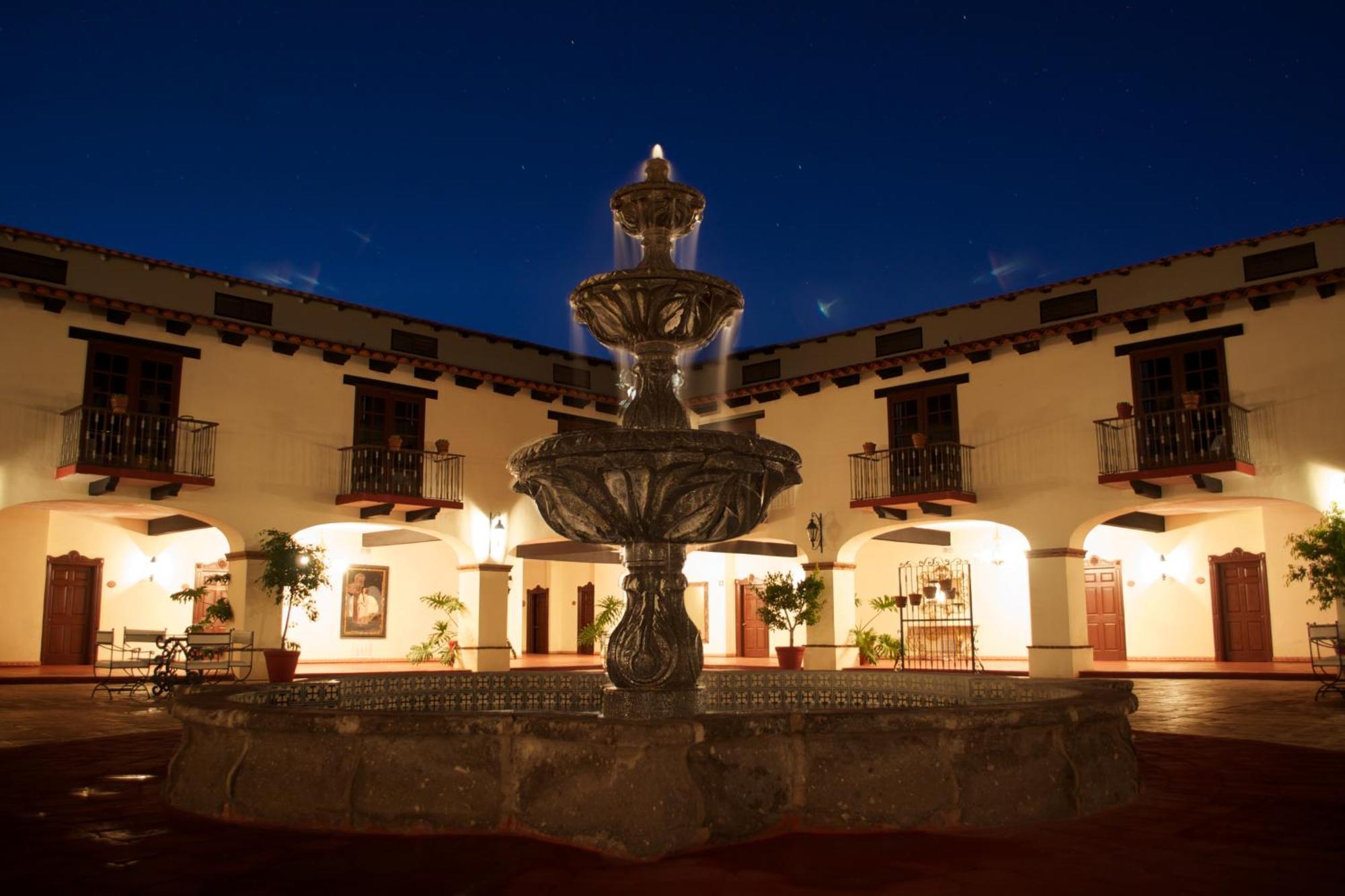 ホテル Hacienda Bajamar La Mision エクステリア 写真