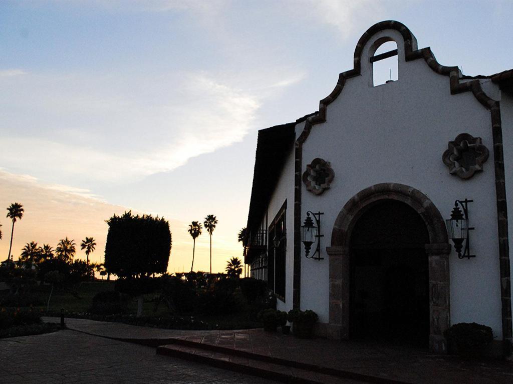 ホテル Hacienda Bajamar La Mision エクステリア 写真